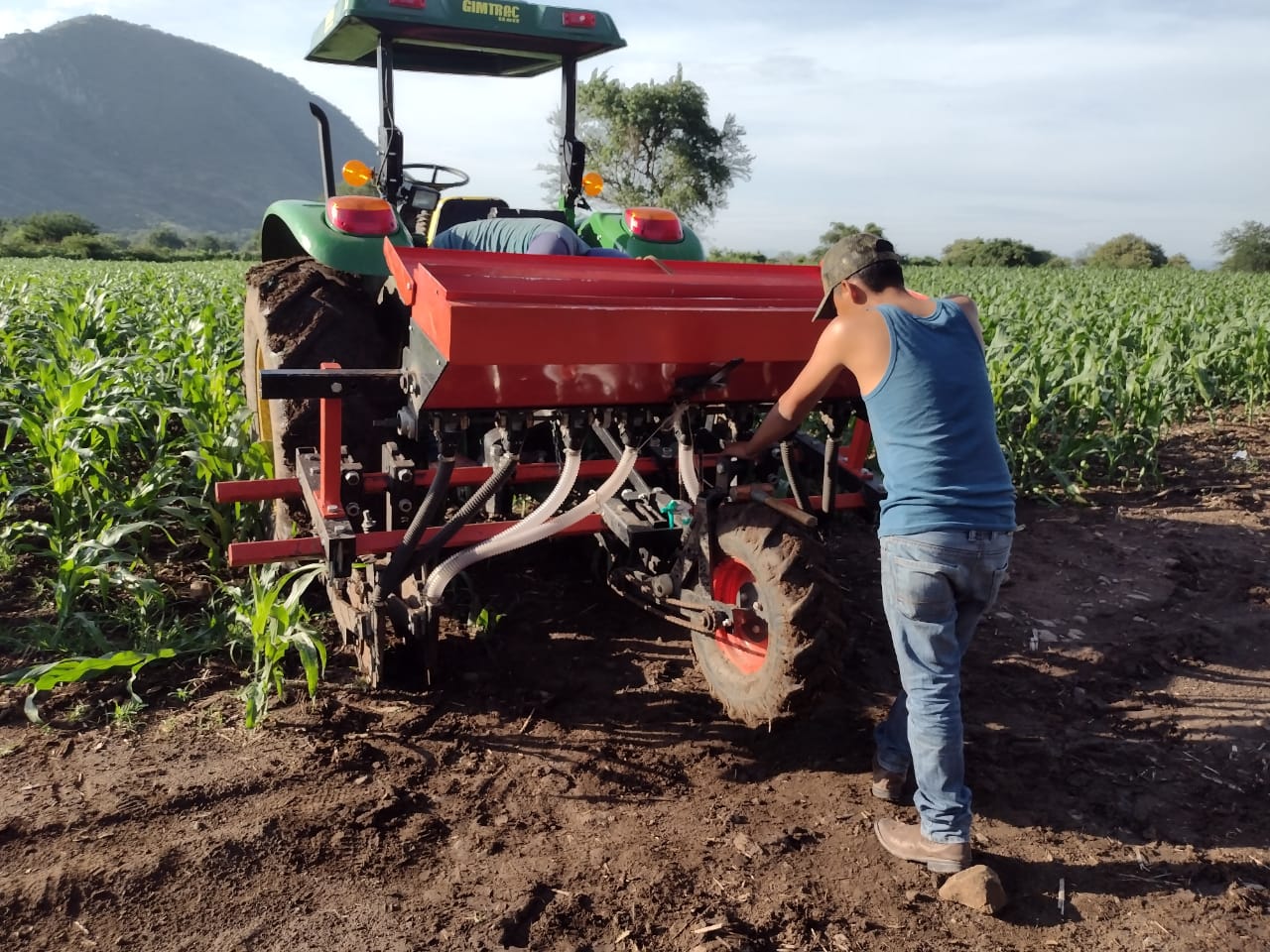 Tips para calibrar tu fertilizadora y mejorar tu eficiencia en campo